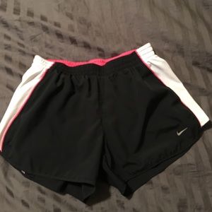 Women’s dry tempo shorts size medium